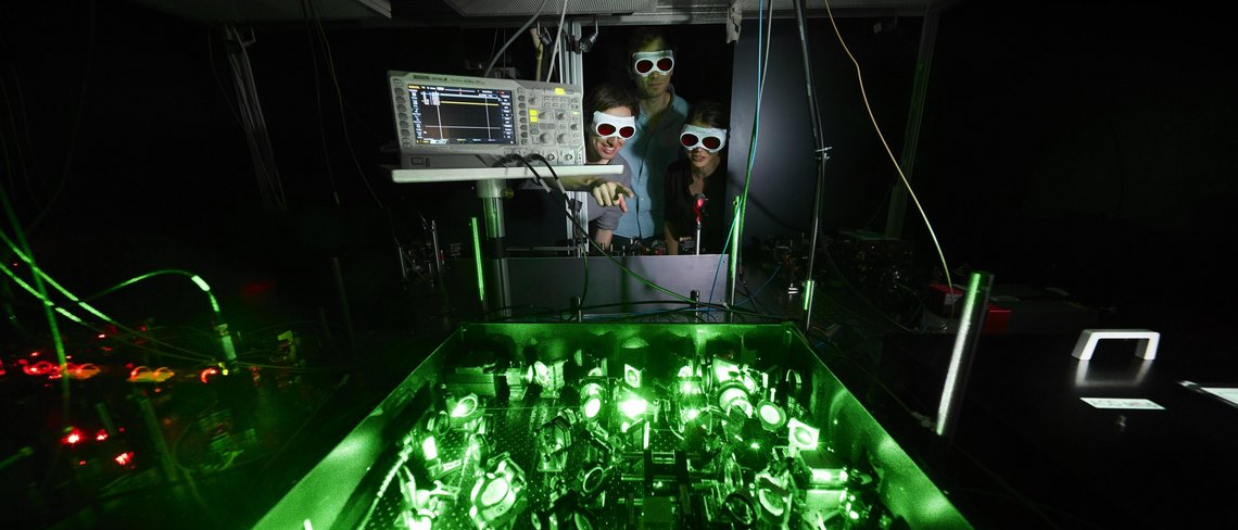Laser setup at 532 nm used for the superlattice laser system.