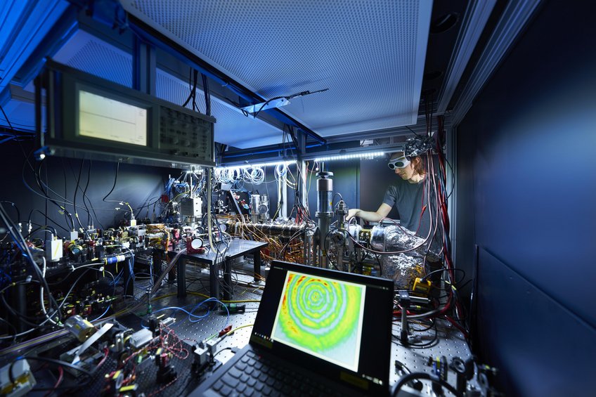 Caesium Quantum Gas Microscope